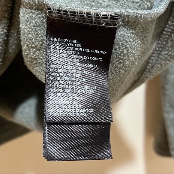 The North Face Grey Long Sleeve Half Zip Fleece Pullover - Boy’s Size XL (18/20) - Picture 4 of 7